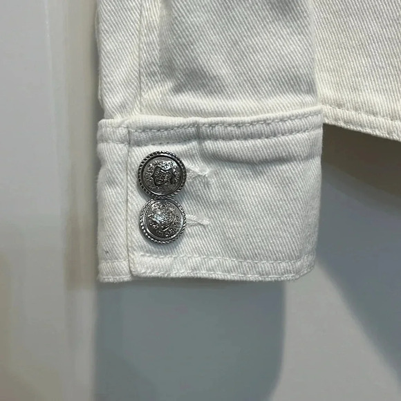 Dictionary off white denim jacket size small 4-6. In perfect condition! NWT! - Picture 3 of 8